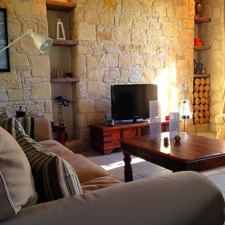 Traditional Stone House ヴィラ