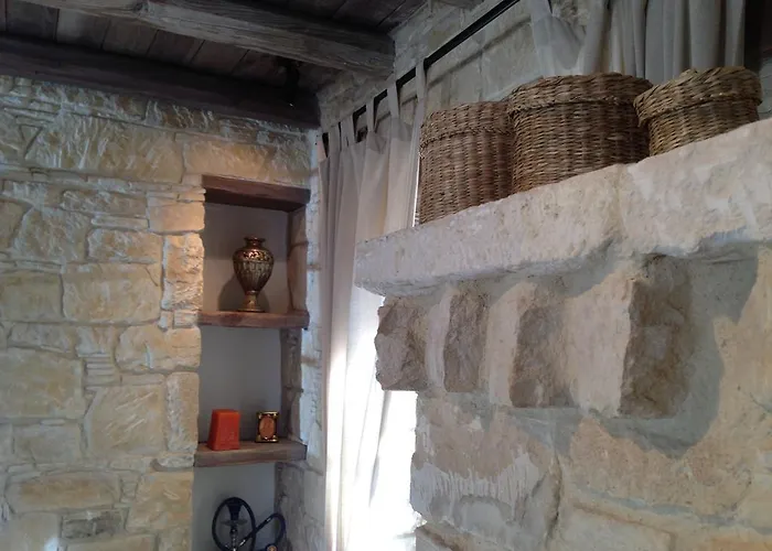 ヴィラ Traditional Stone House ロフウ