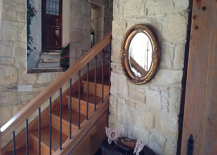 Traditional Stone House * ロフウ