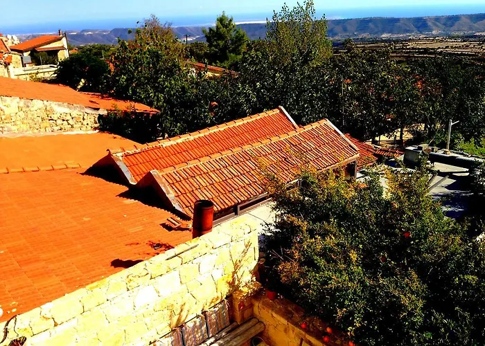Traditional Stone House Vilă