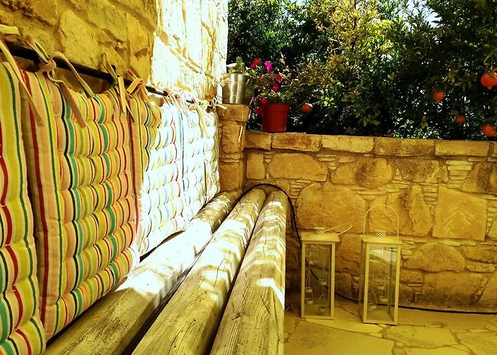 Vila Traditional Stone House *