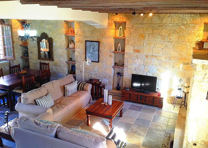 Traditional Stone House Vilă *