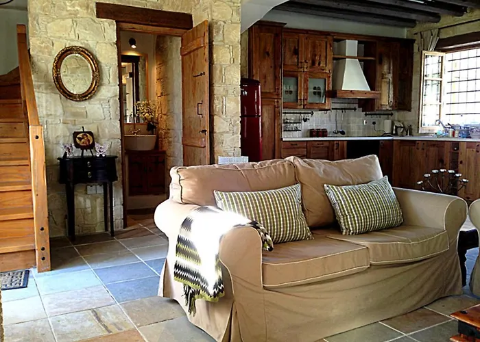 Traditional Stone House Vila