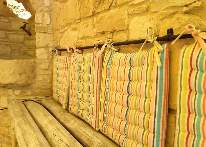 Vilă Traditional Stone House *