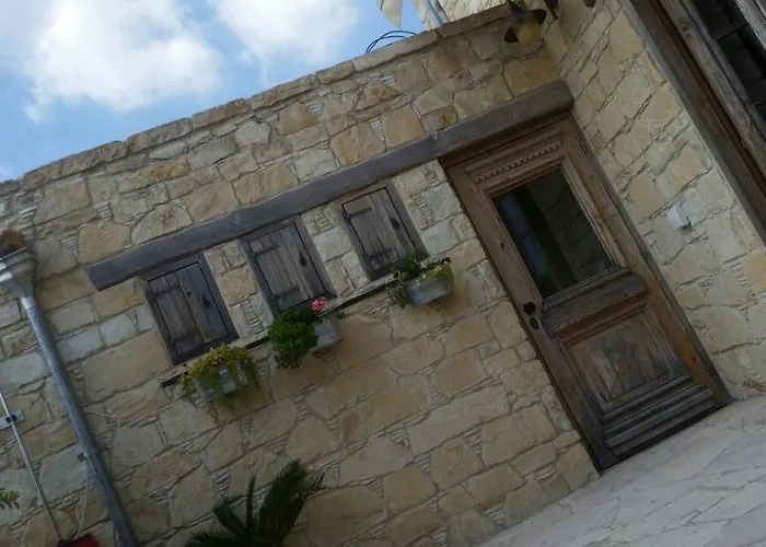 Vilă Traditional Stone House